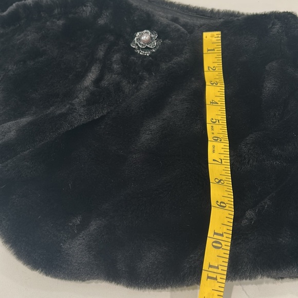 MSK flower pendant shrug - Picture 11 of 11